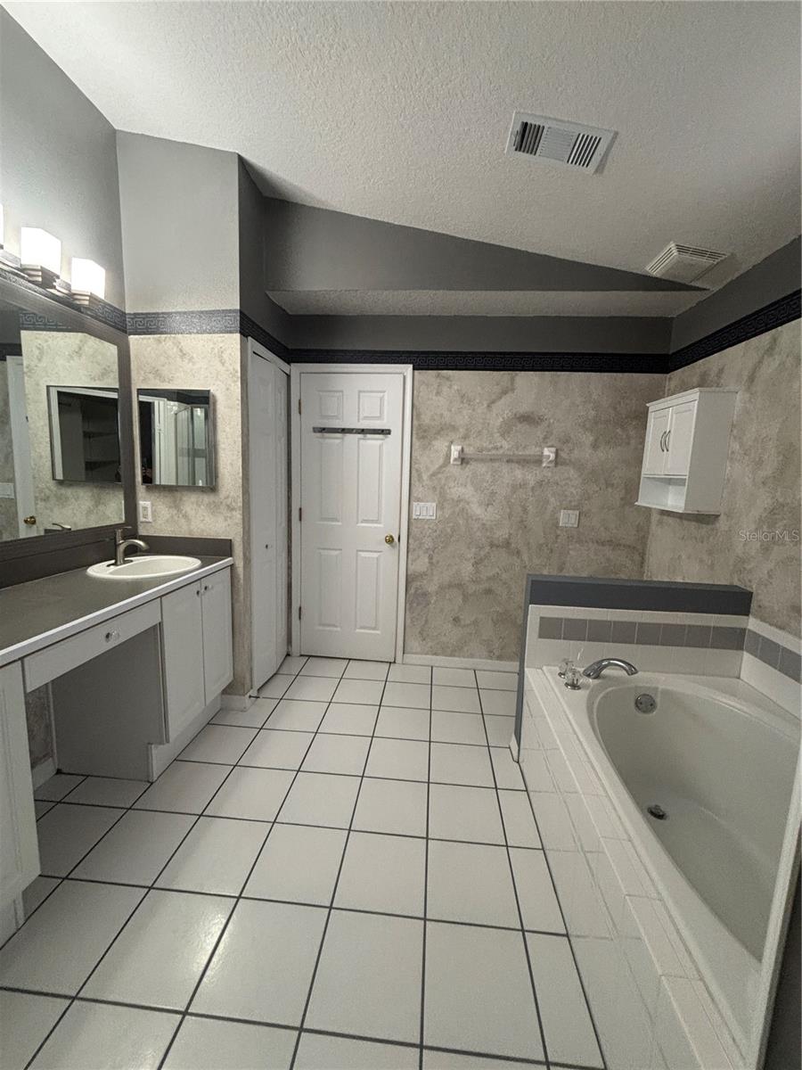 KINGSBRIDGE EAST VILLAGE UNIT 2B - Residential