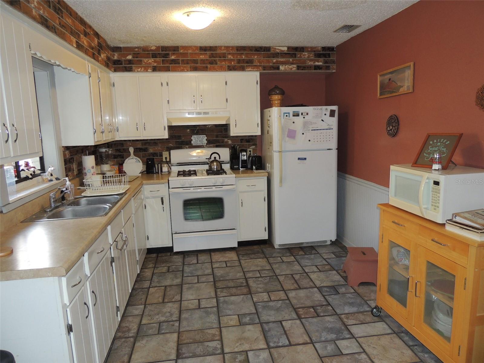 EPPERSON HEIGHTS - Residential