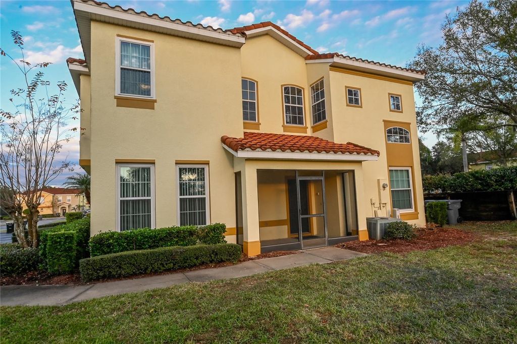 Photo of 704 Monroe Circle, Davenport, FL 33896 (MLS # G5105399)