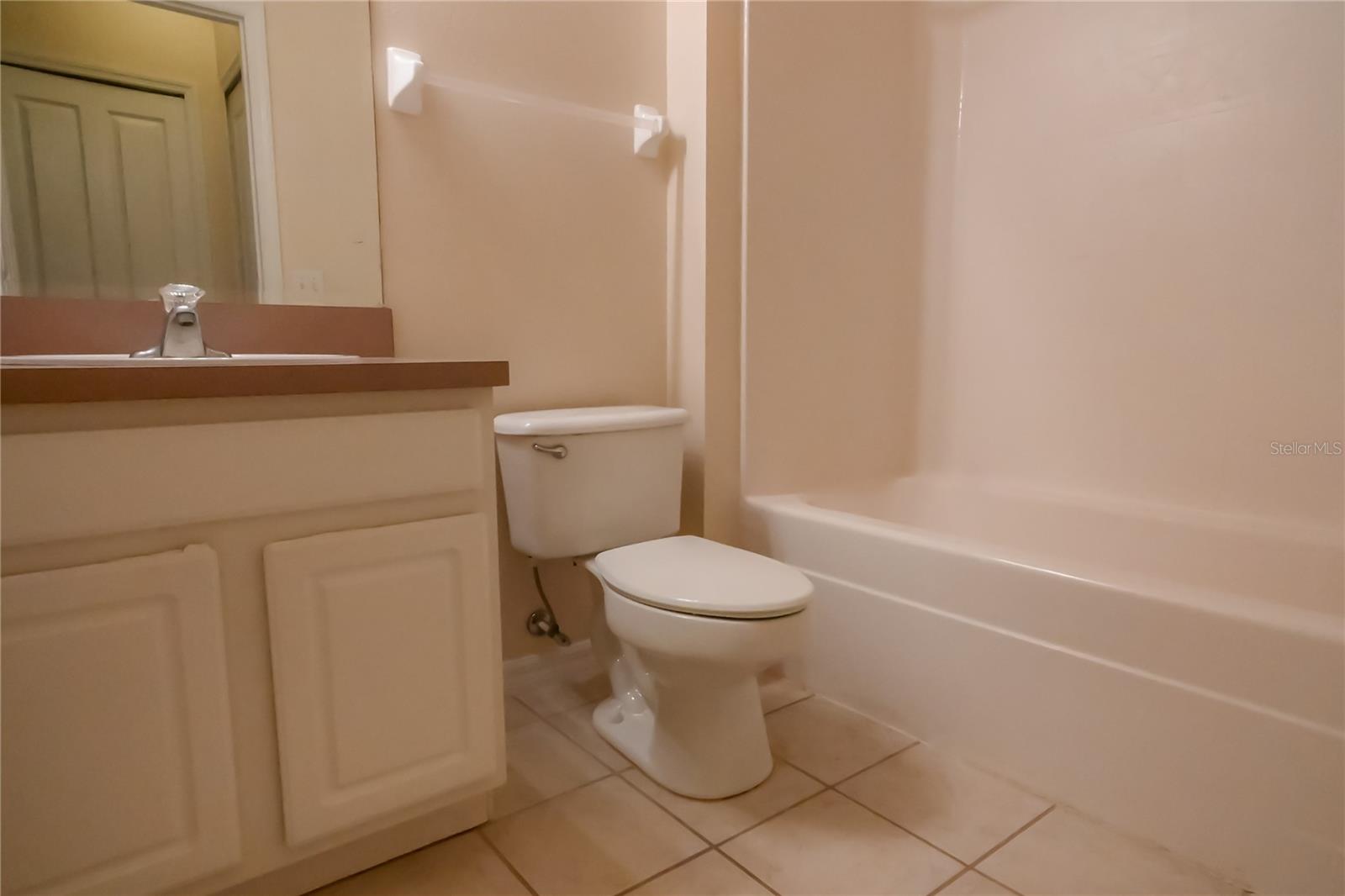 WINDWOOD BAY PH 01 - Residential Lease