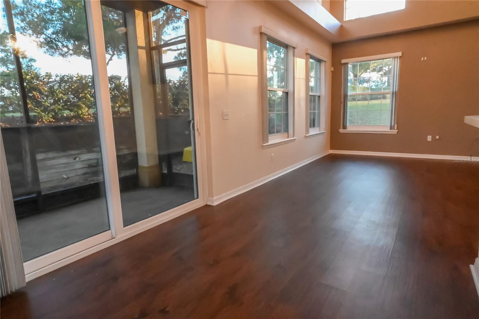 WINDWOOD BAY PH 01 - Residential Lease