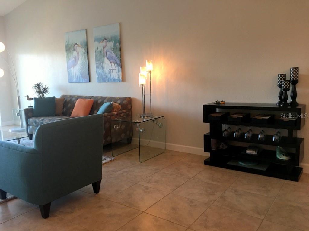 HIDDEN LAKE II PH 1 OR2486/5696 - Residential Lease