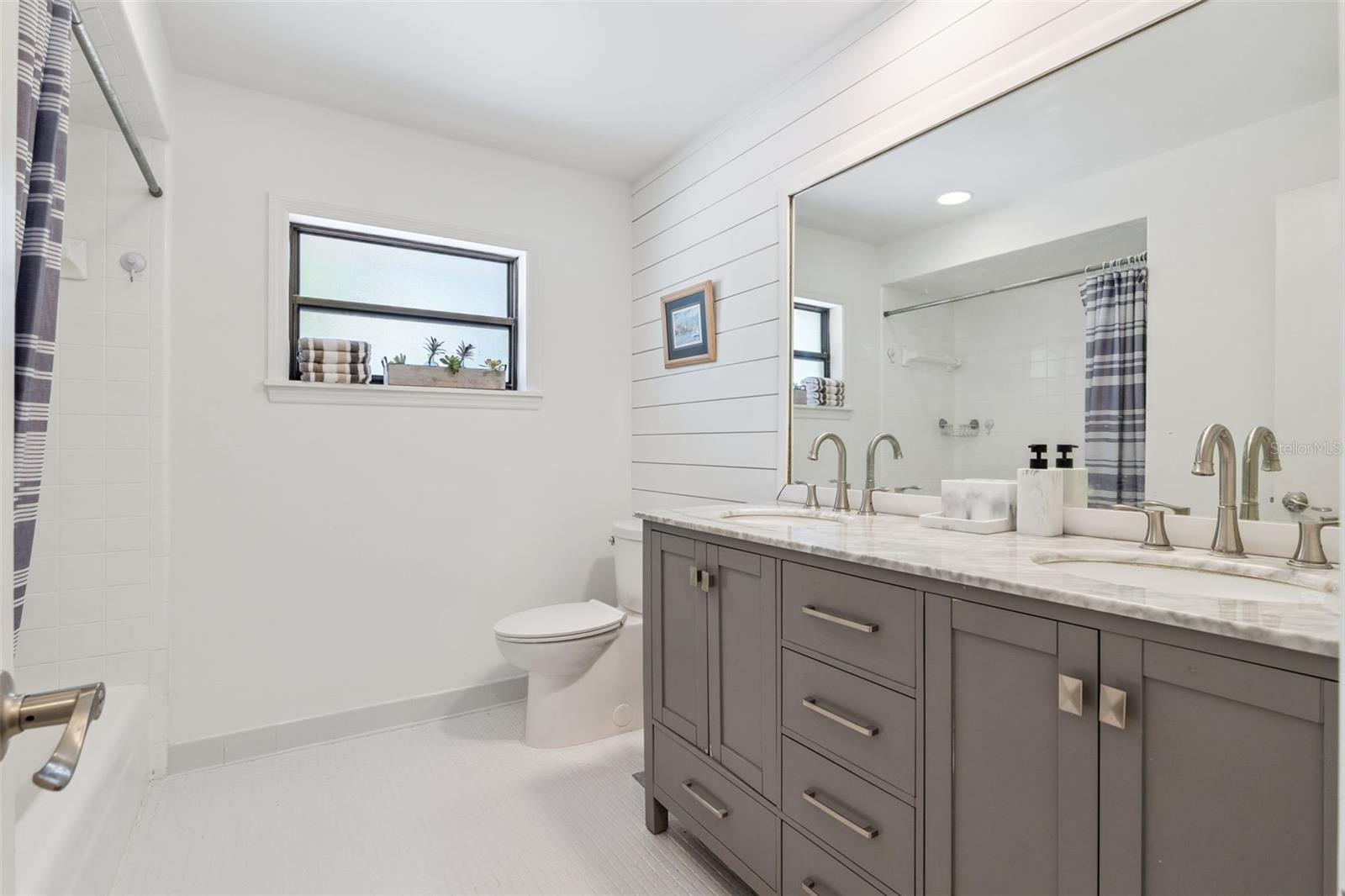 SWEETWATER OAKS SEC 02 - Residential