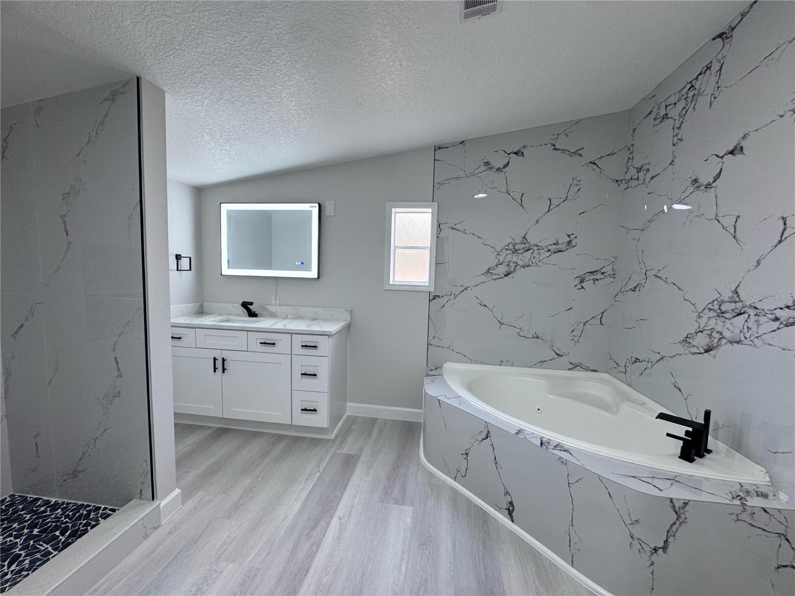 SUNCOAST HIGHLANDS - Residential