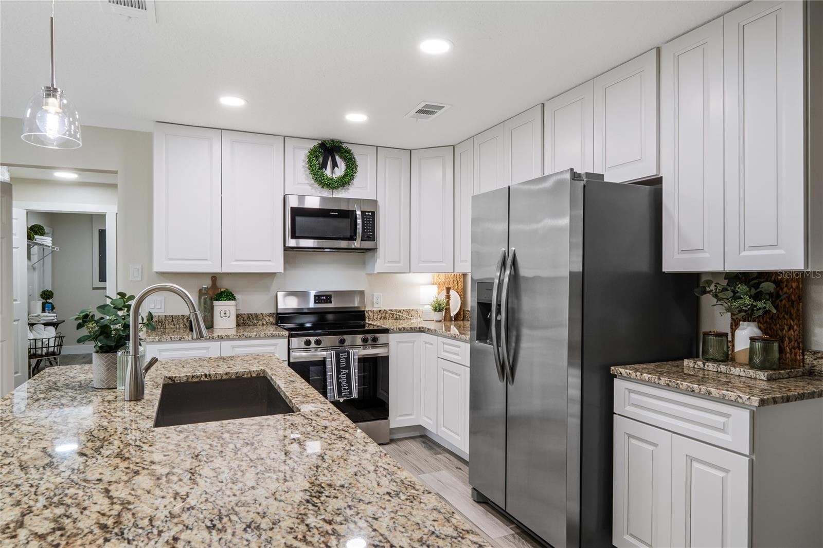 DELTONA LAKES UNIT 03 - Residential