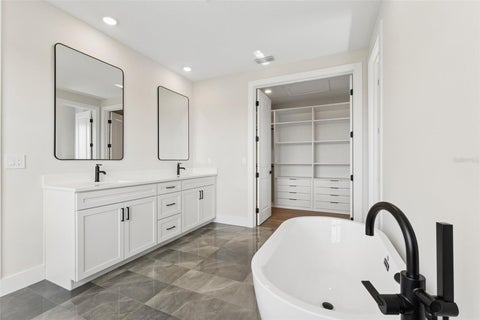 Tiny photo for 16308 Vetta Drive, Montverde, FL 34756 (MLS # G5101107)