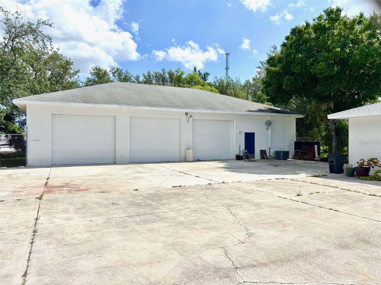 1521 SE SOUTH NIEMEYER CIRCLE