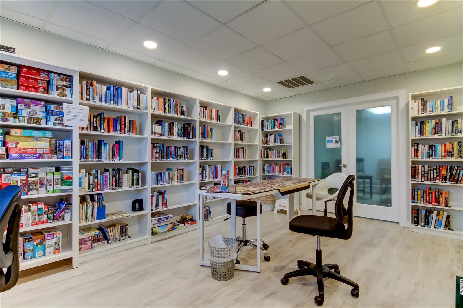 MEDITERRANEAN MANORS - Residential