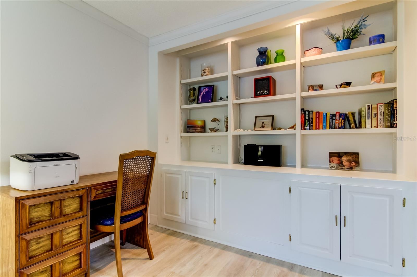 MEDITERRANEAN MANORS - Residential