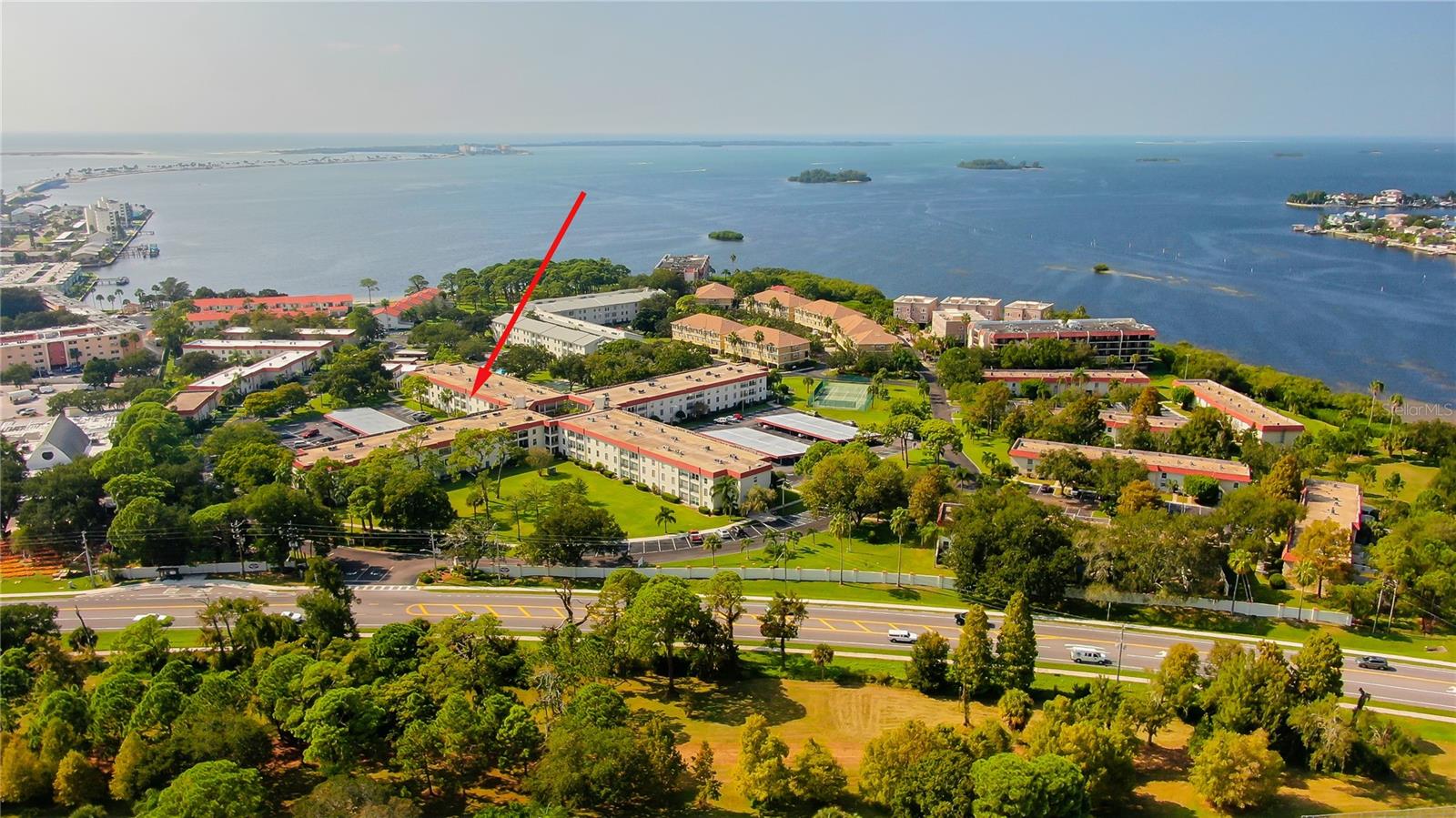 MEDITERRANEAN MANORS - Residential