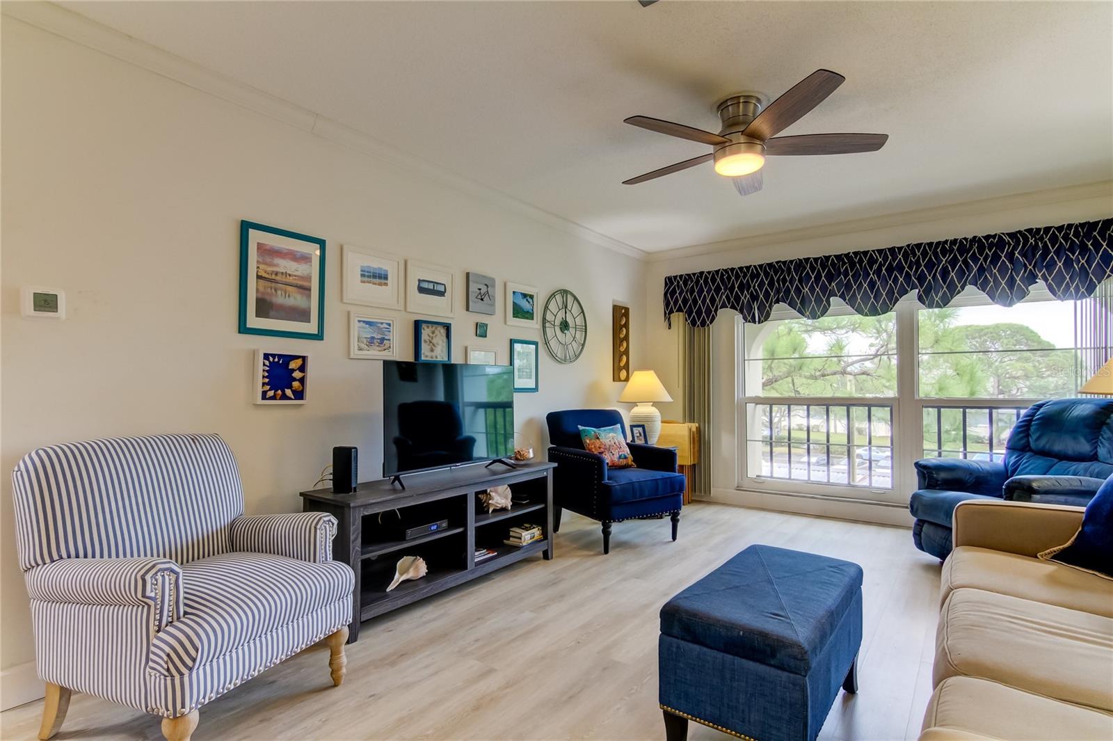 MEDITERRANEAN MANORS - Residential