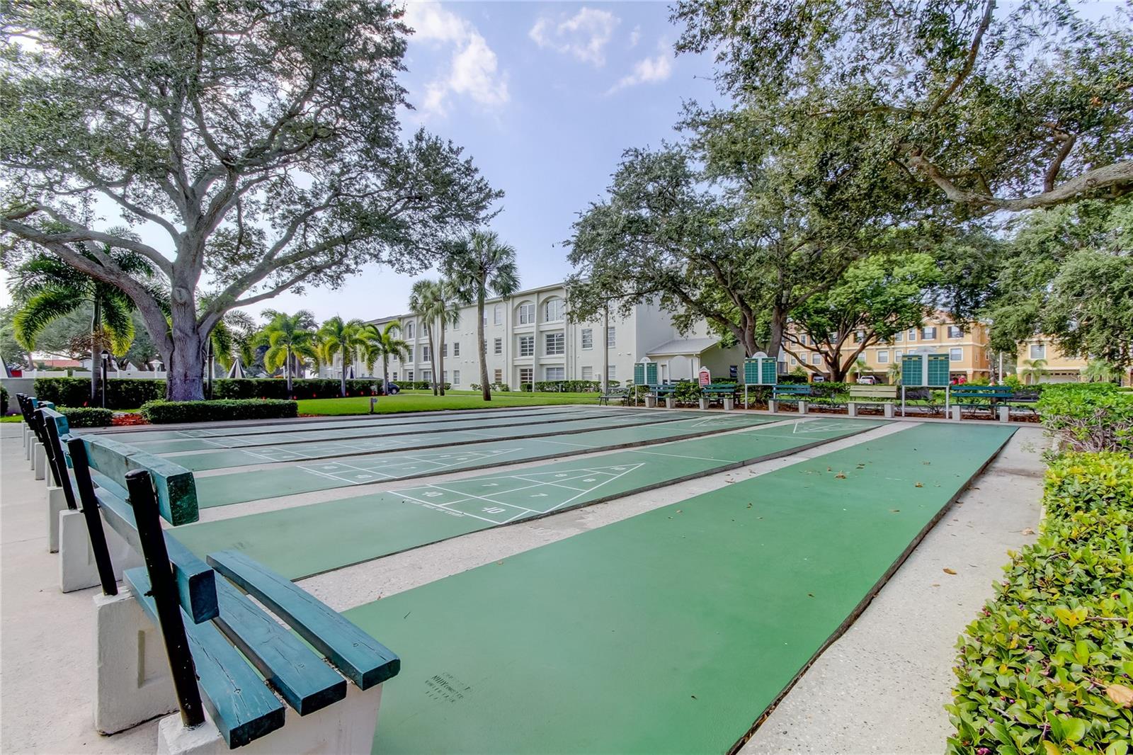 MEDITERRANEAN MANORS - Residential