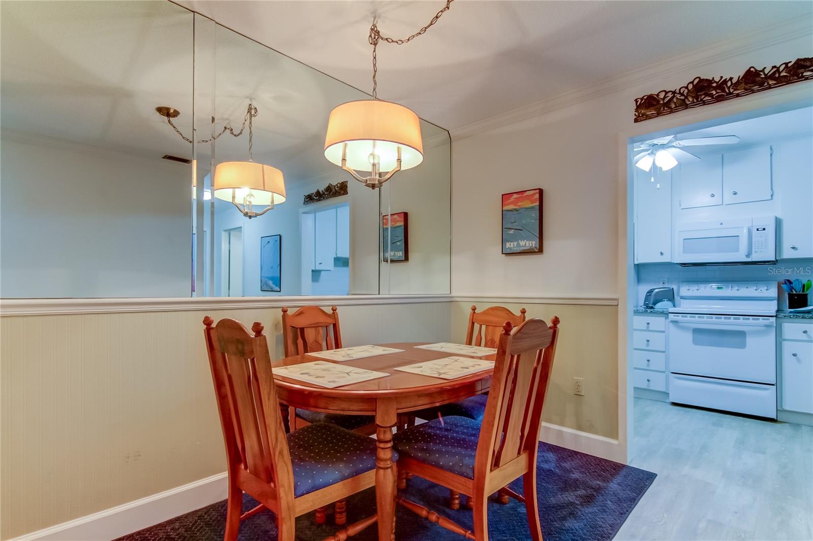 MEDITERRANEAN MANORS - Residential