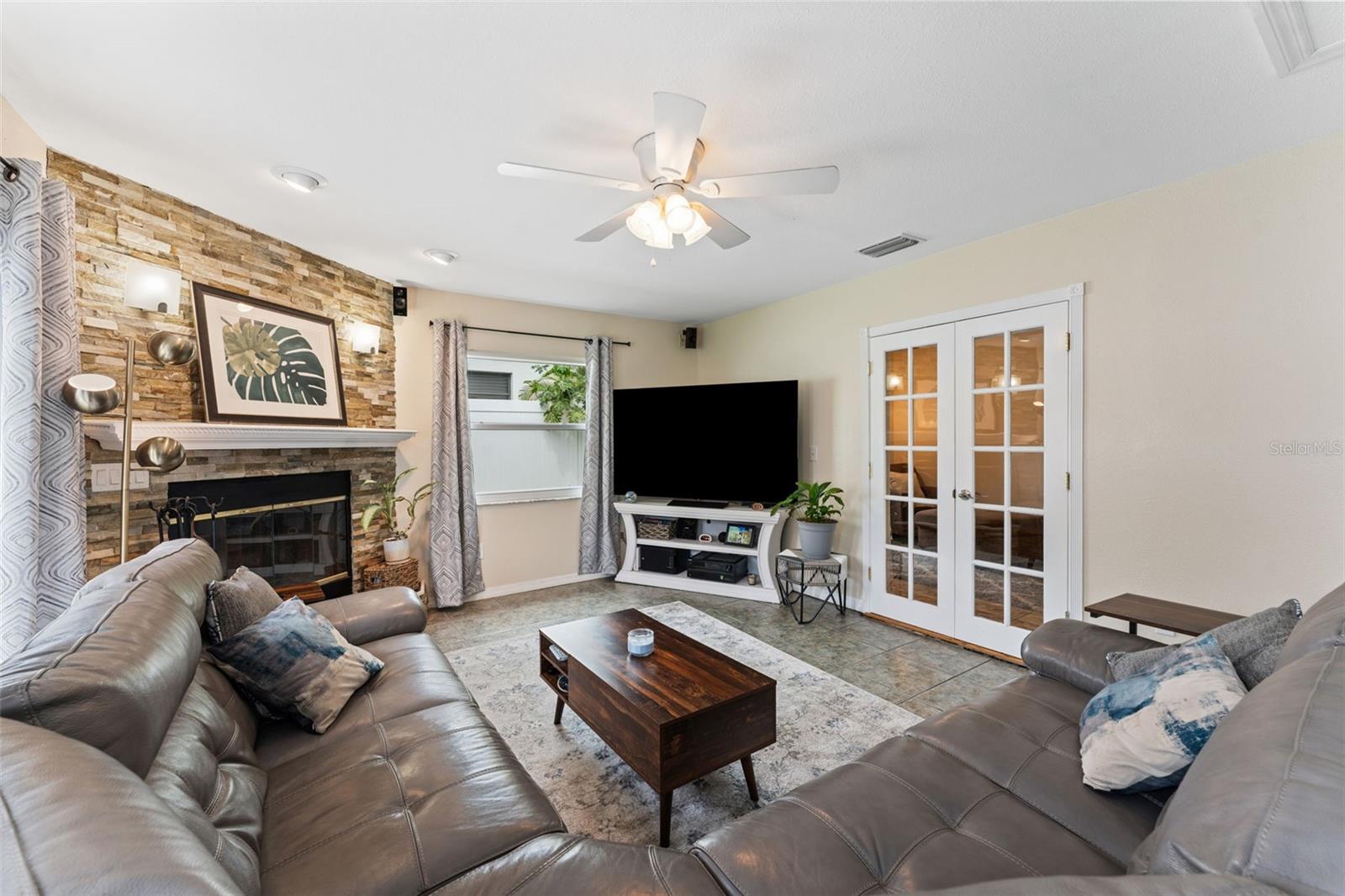 BOCA CIEGA RIDGE 3RD ADD - Residential