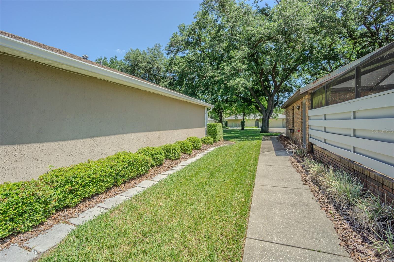 SILVER OAKS - Residential