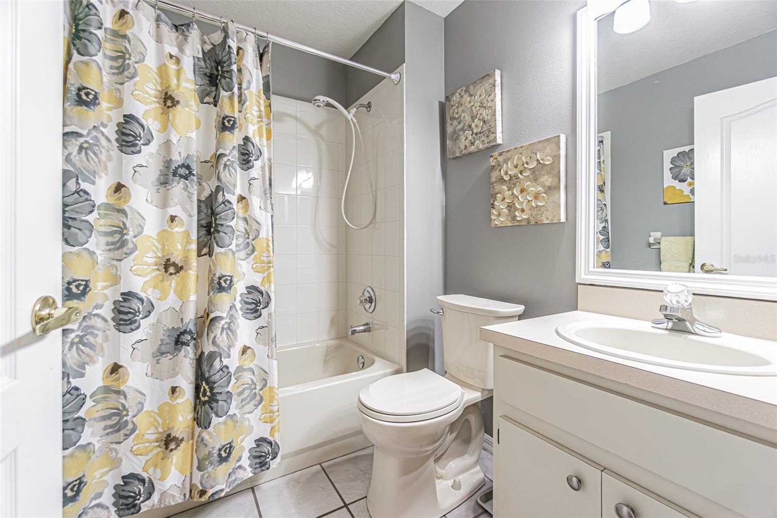 SILVER OAKS - Residential