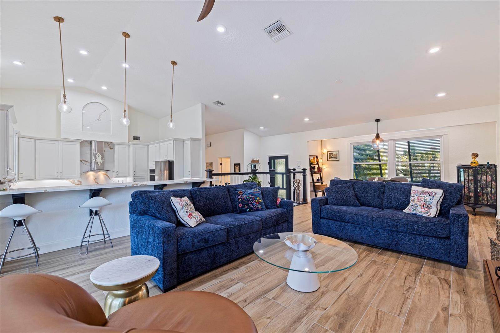 TIERRA VERDE - Residential