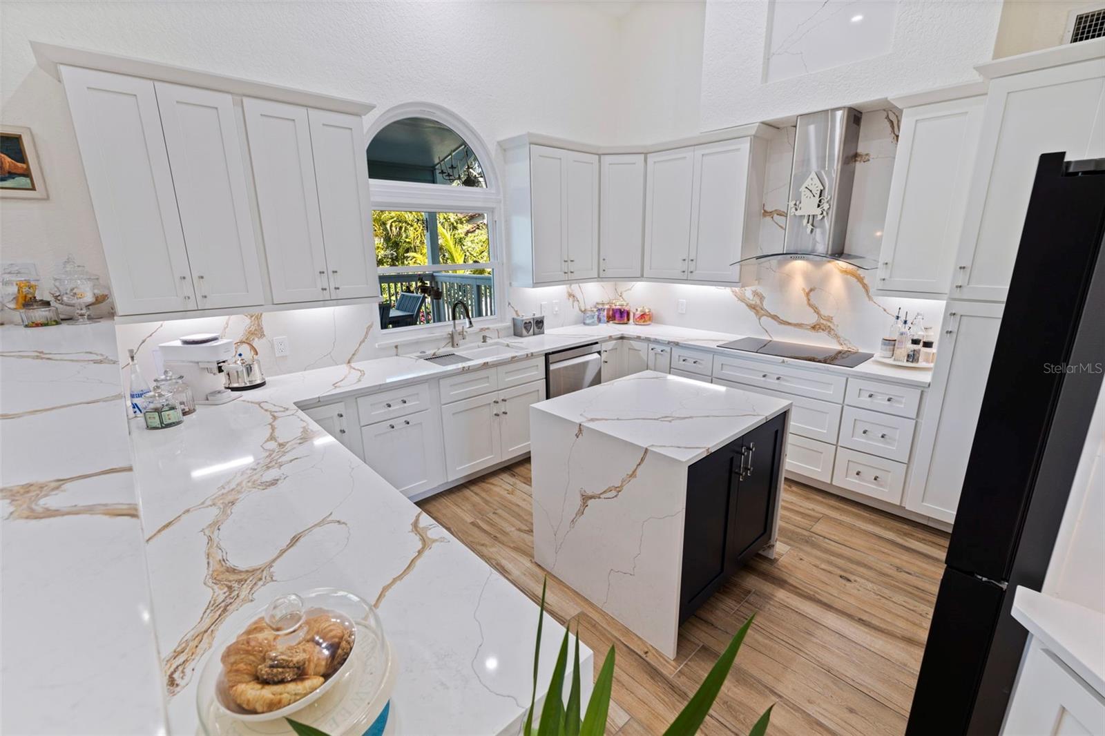 TIERRA VERDE - Residential