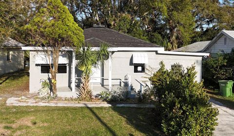 Photo of 1328 3rd Street NE, Winter Haven, FL 33881 (MLS # P4933957)