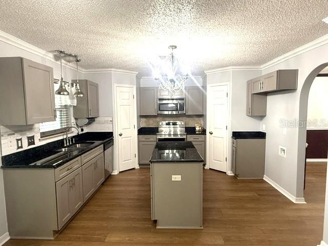 409 YEARLING COVE LOOP