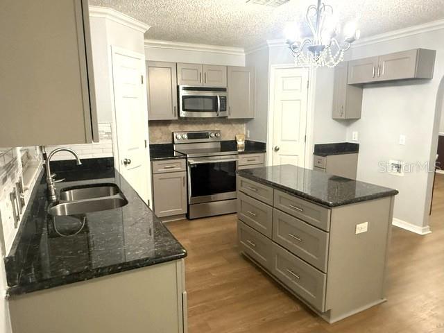 409 YEARLING COVE LOOP