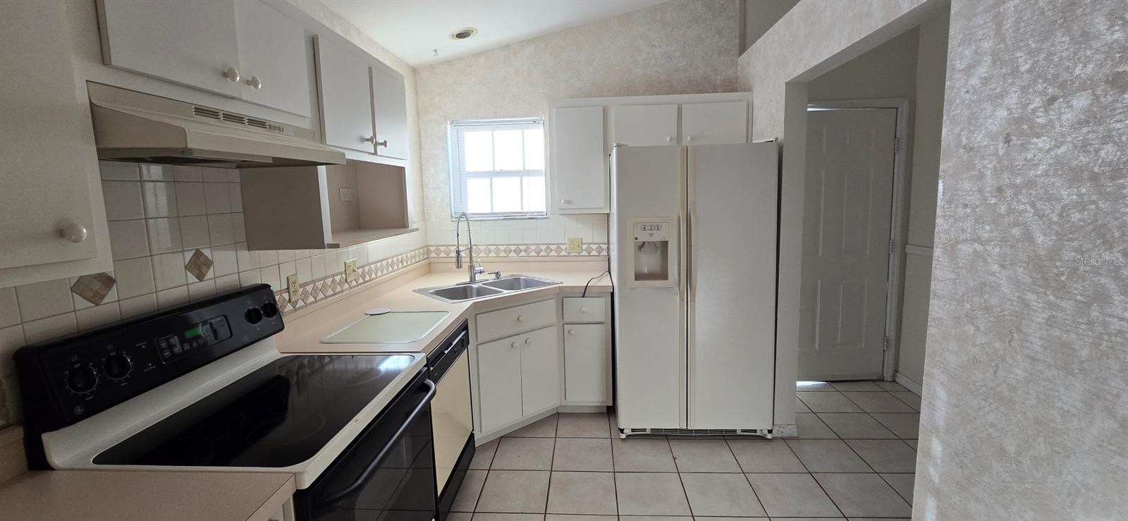 WELLINGTON STATION - Residential Lease