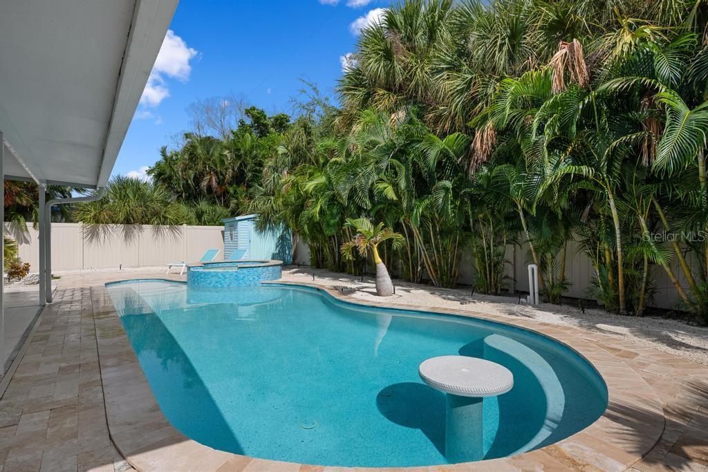 406 BAY PALMS DRIVE