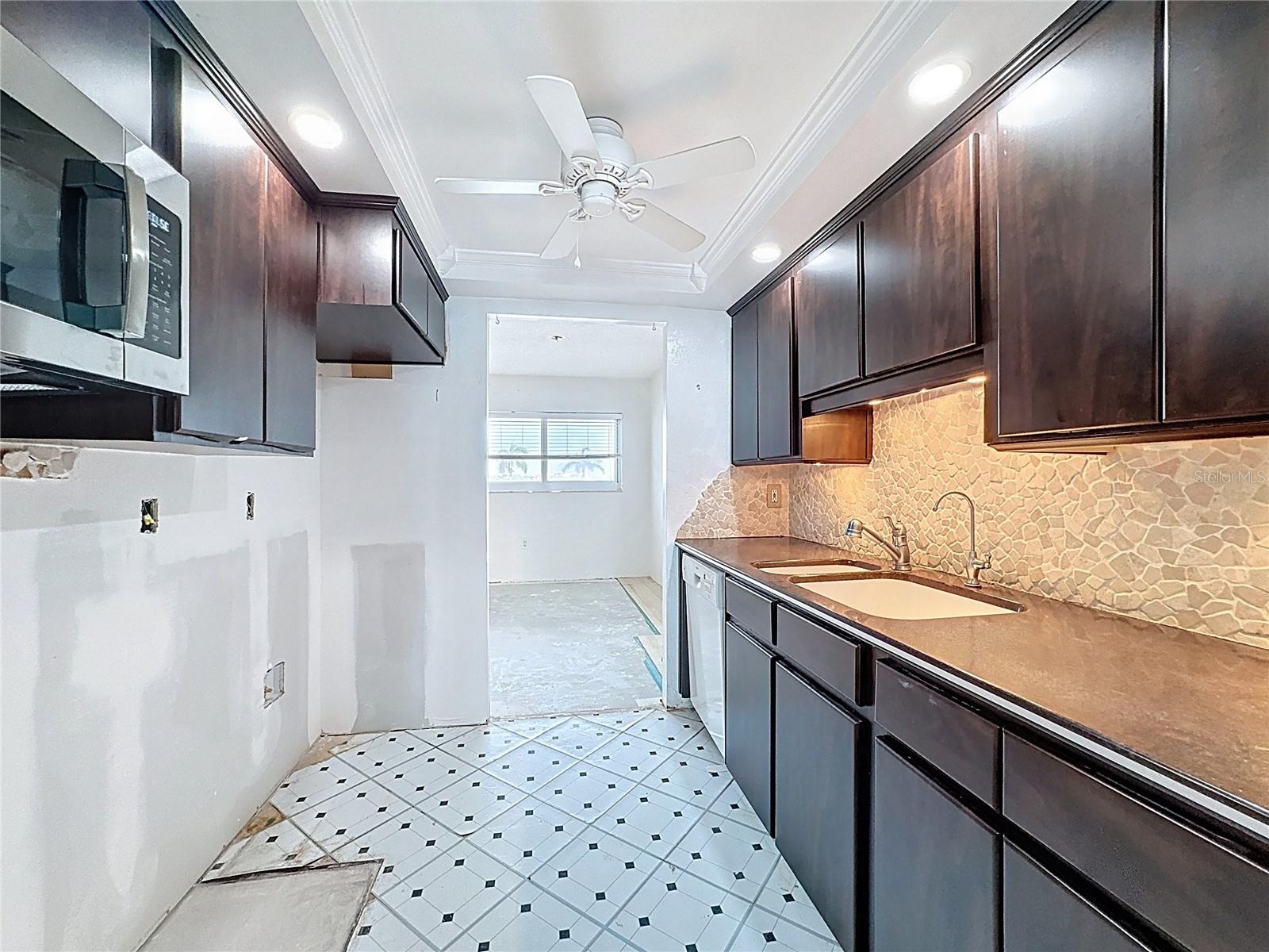 GULF HORIZONS - Residential
