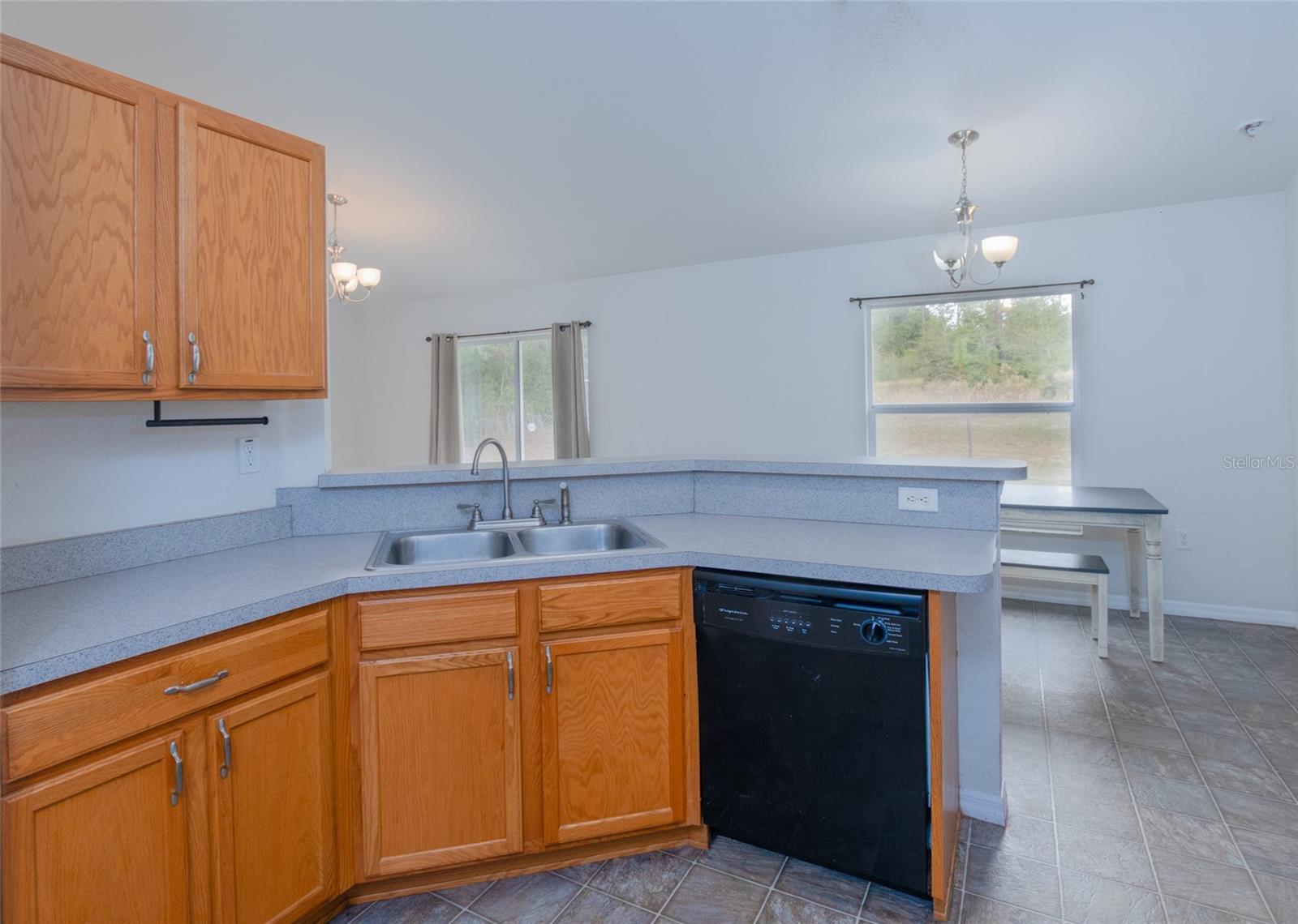 RAINBOW PARK UN 03 - Residential Lease