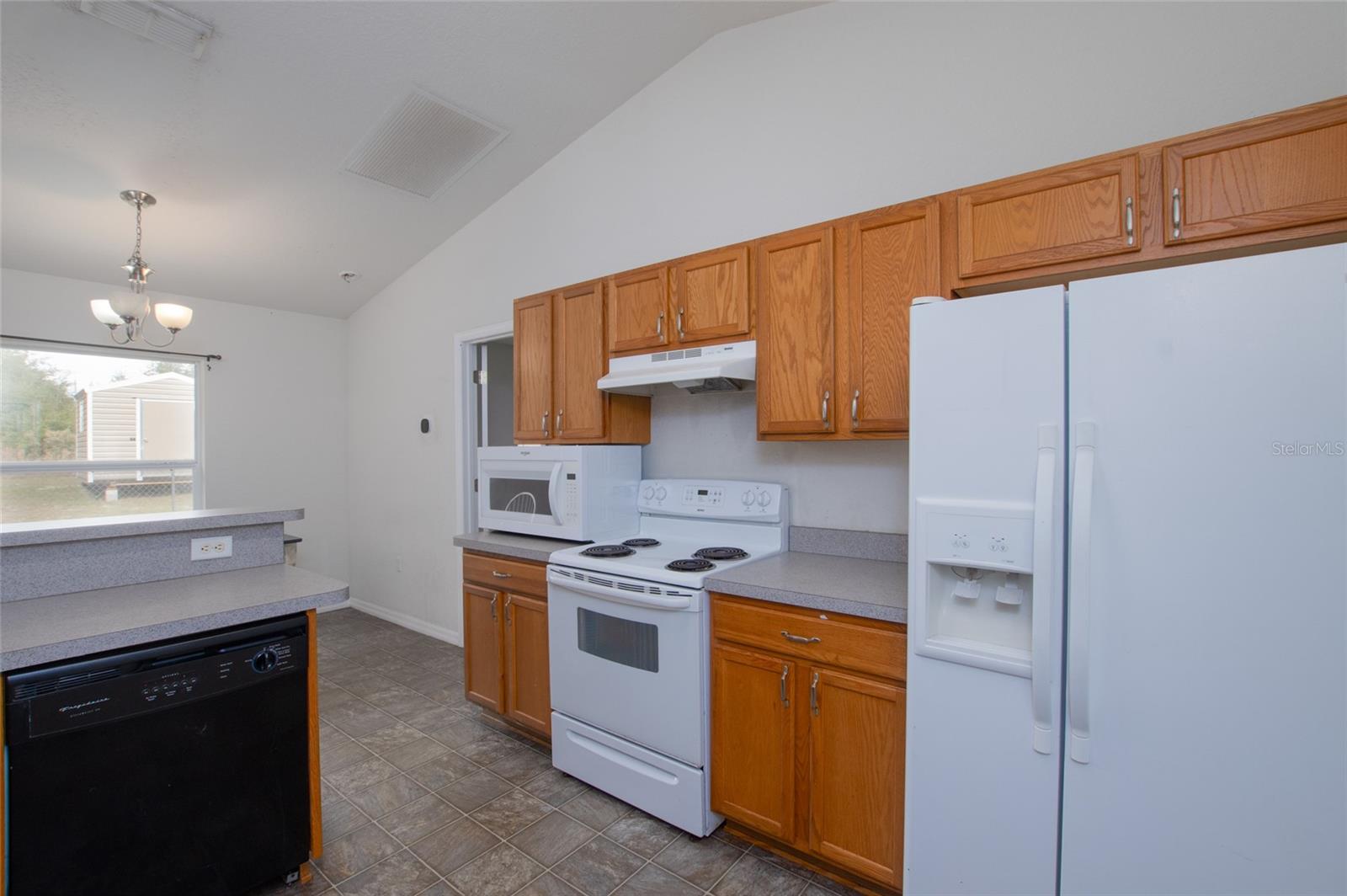 RAINBOW PARK UN 03 - Residential Lease