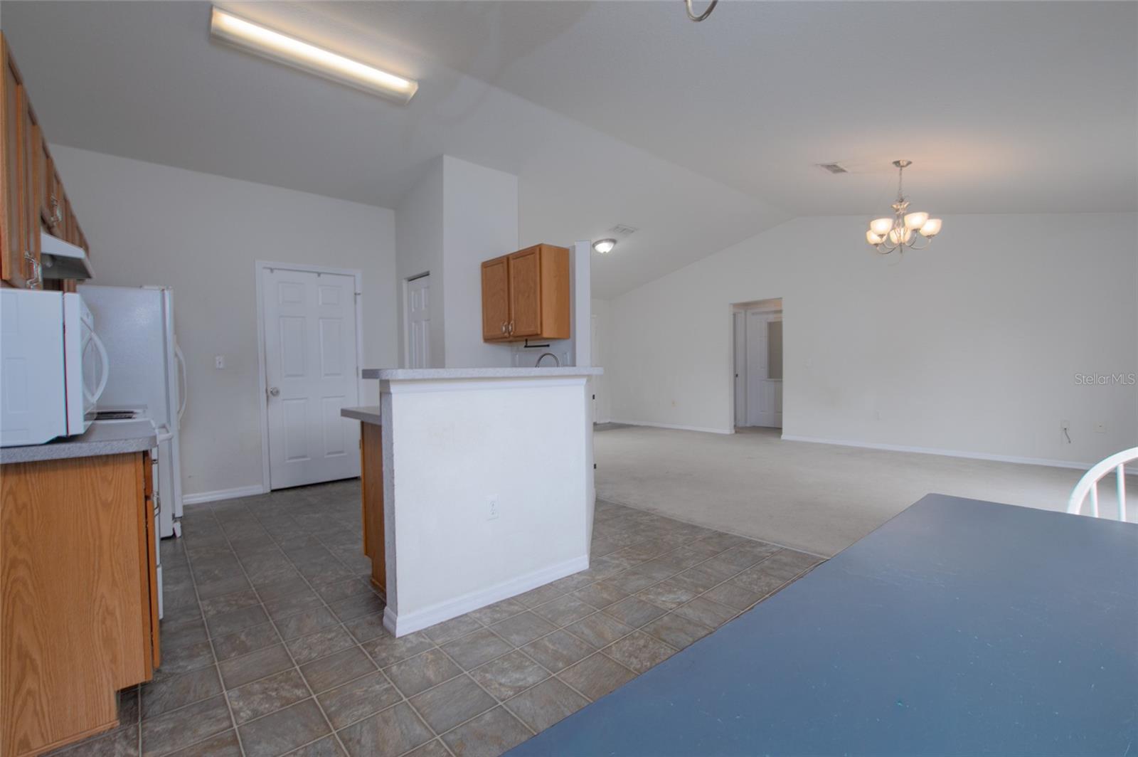 RAINBOW PARK UN 03 - Residential Lease