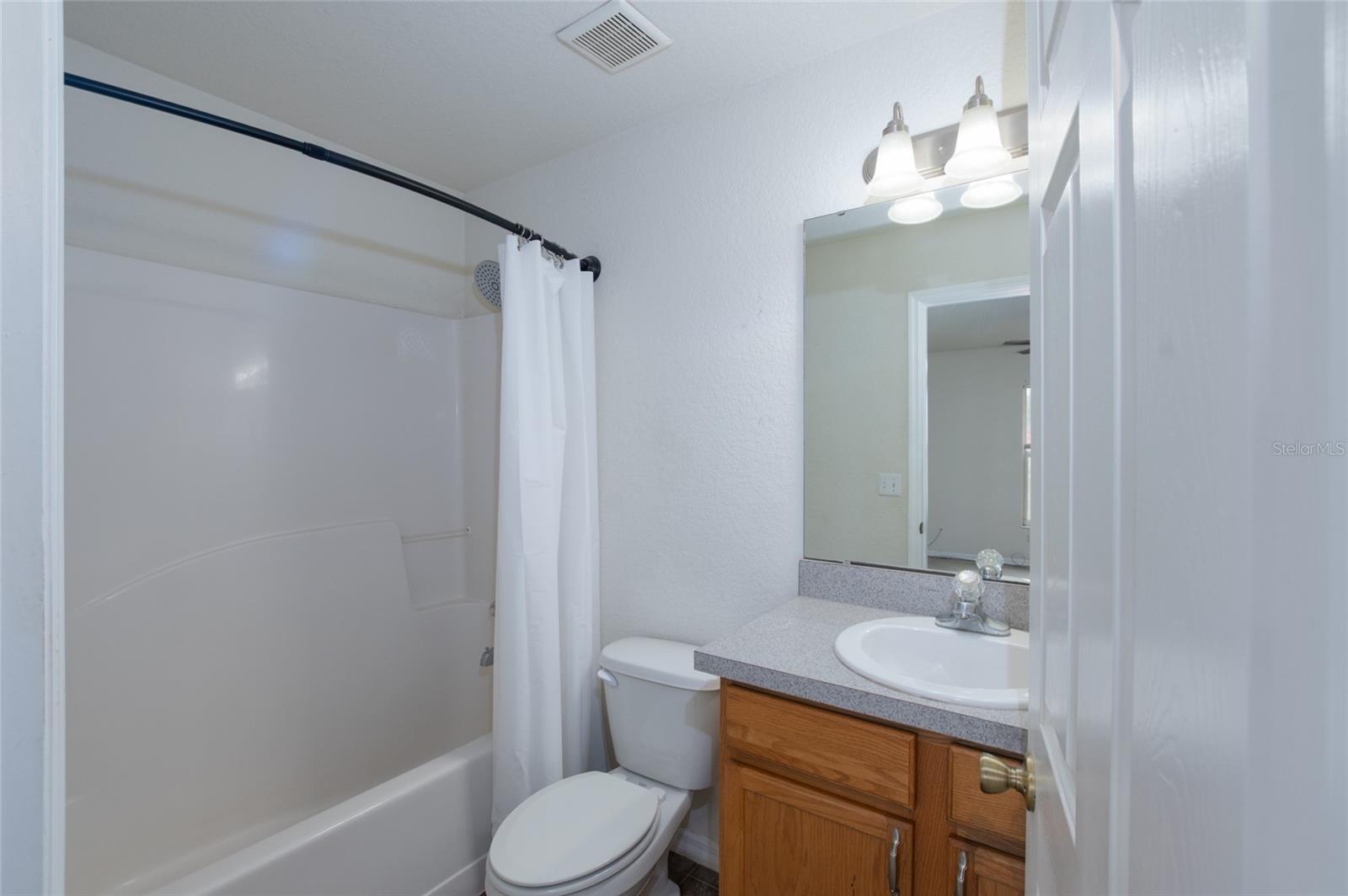 RAINBOW PARK UN 03 - Residential Lease