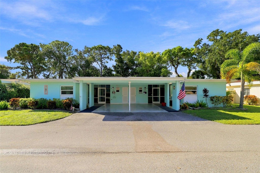 Photo of 6272 Green View Cir #114, Sarasota, FL 34231 (MLS # A4709636)