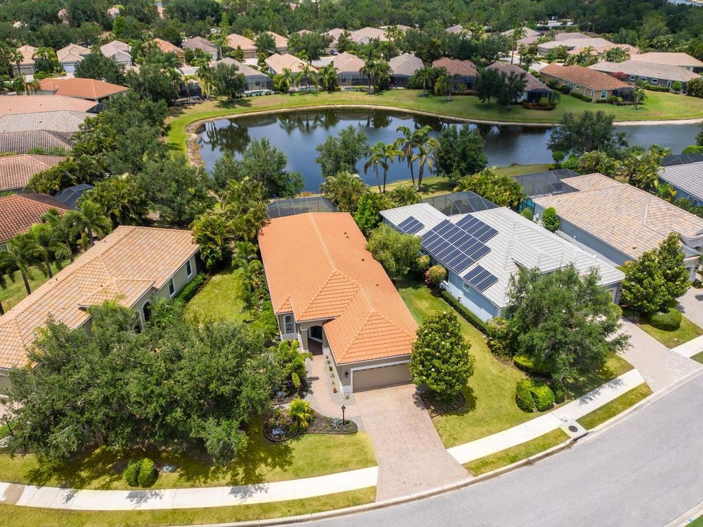 Photo of 14325 Stirling Drive, Lakewood Ranch, FL 34202 (MLS # A4671607)