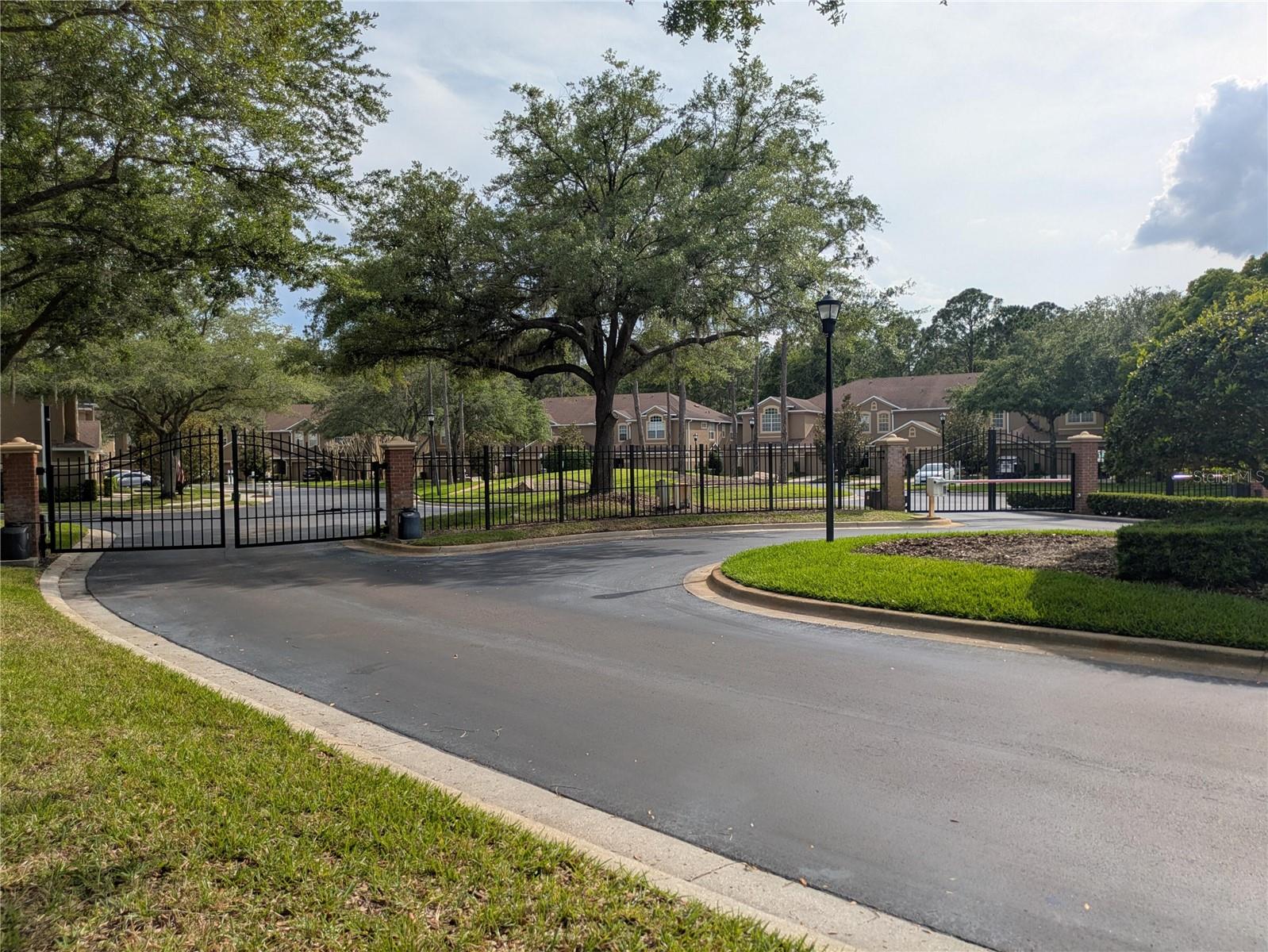 THE PROMENADE TWNHMS AT WES - Residential
