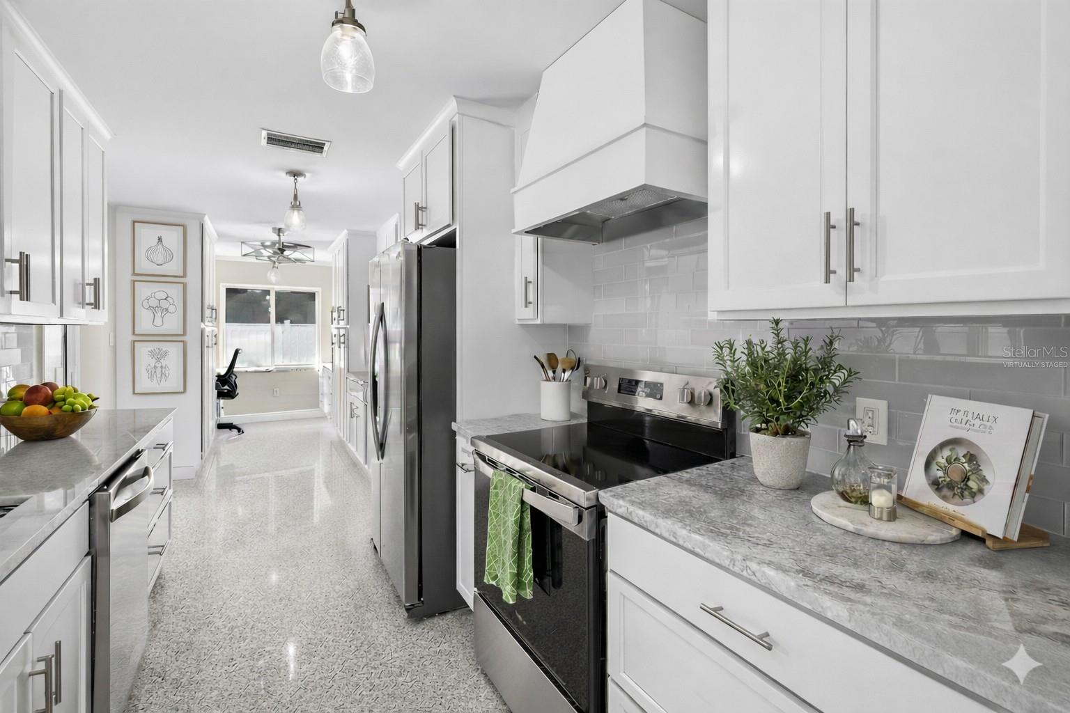 MAXIMO MOORINGS - Residential