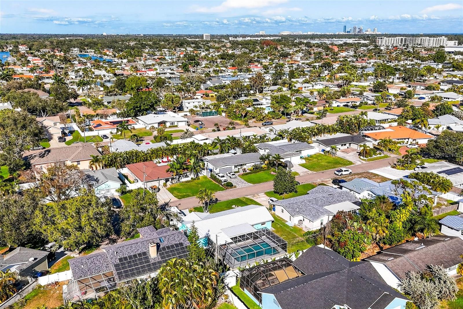 MAXIMO MOORINGS - Residential