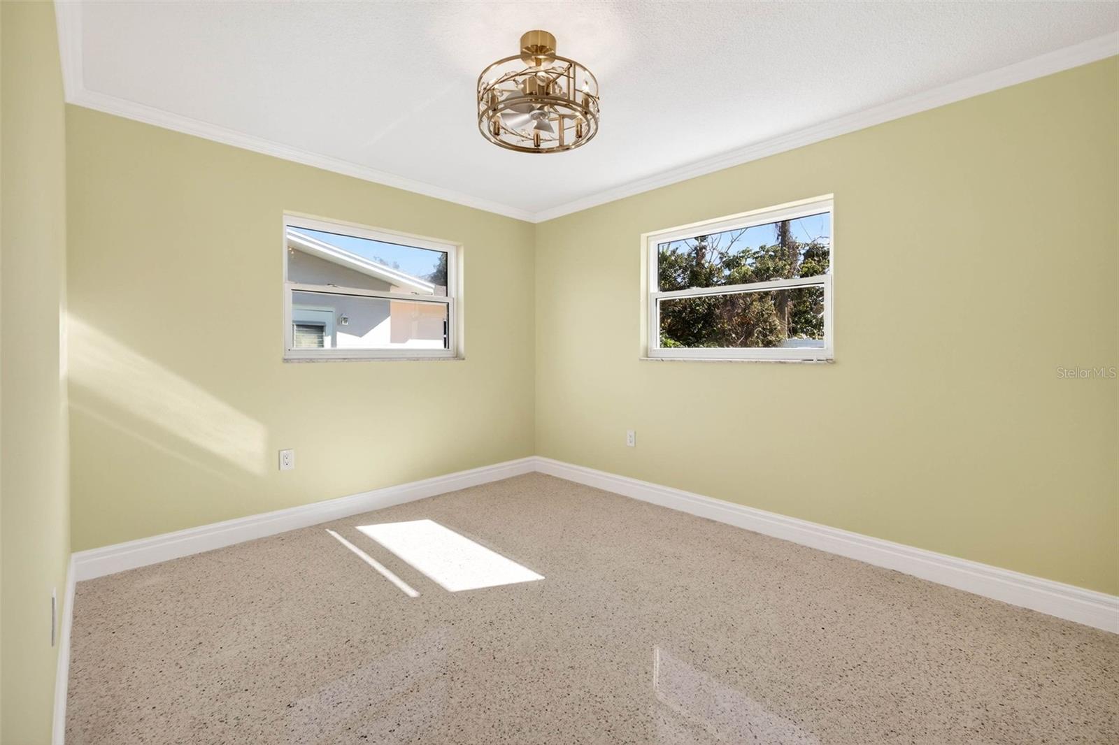 MAXIMO MOORINGS - Residential