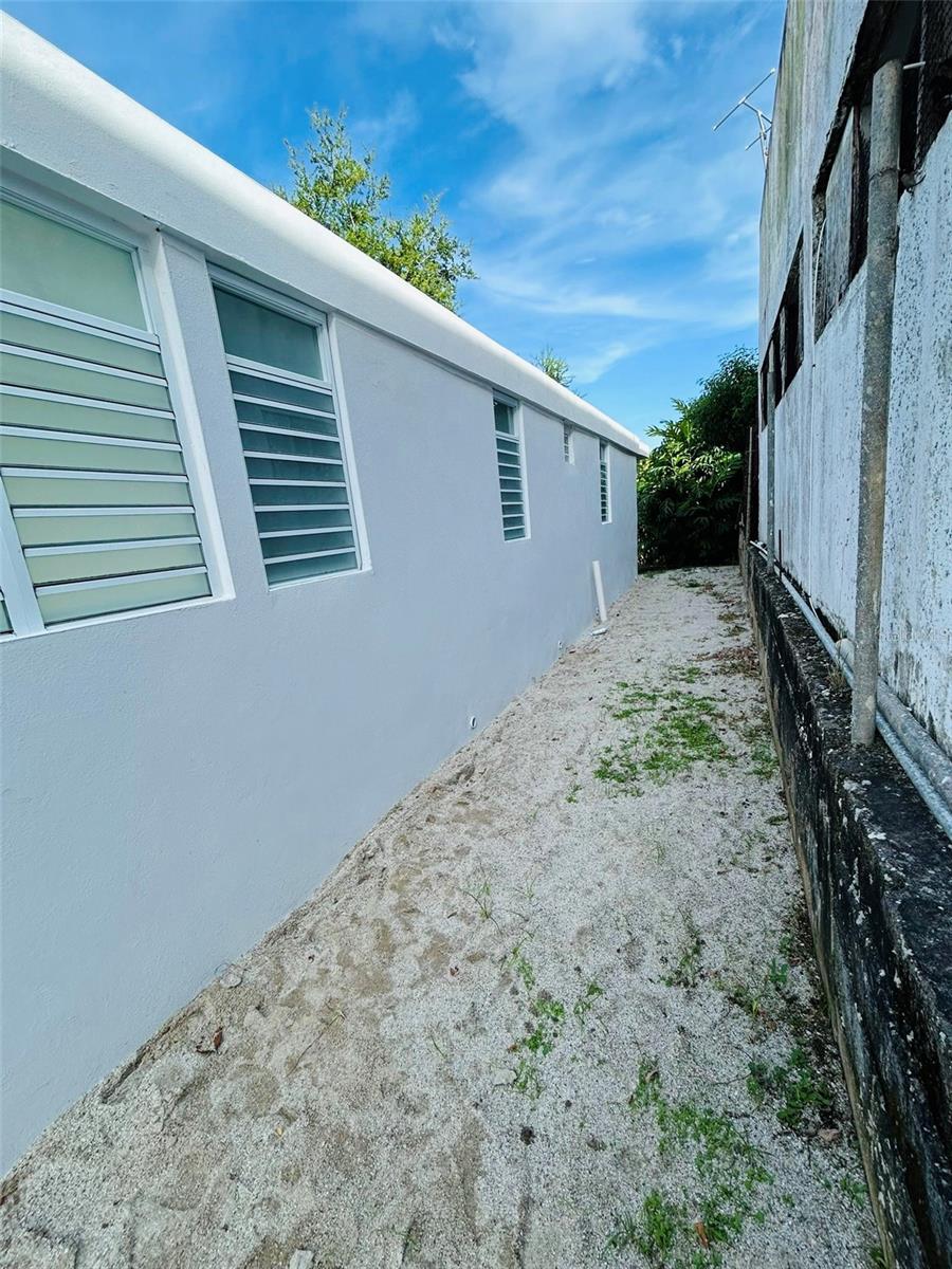 Calle 2 URB JARDINES DE LOÍZA A-20