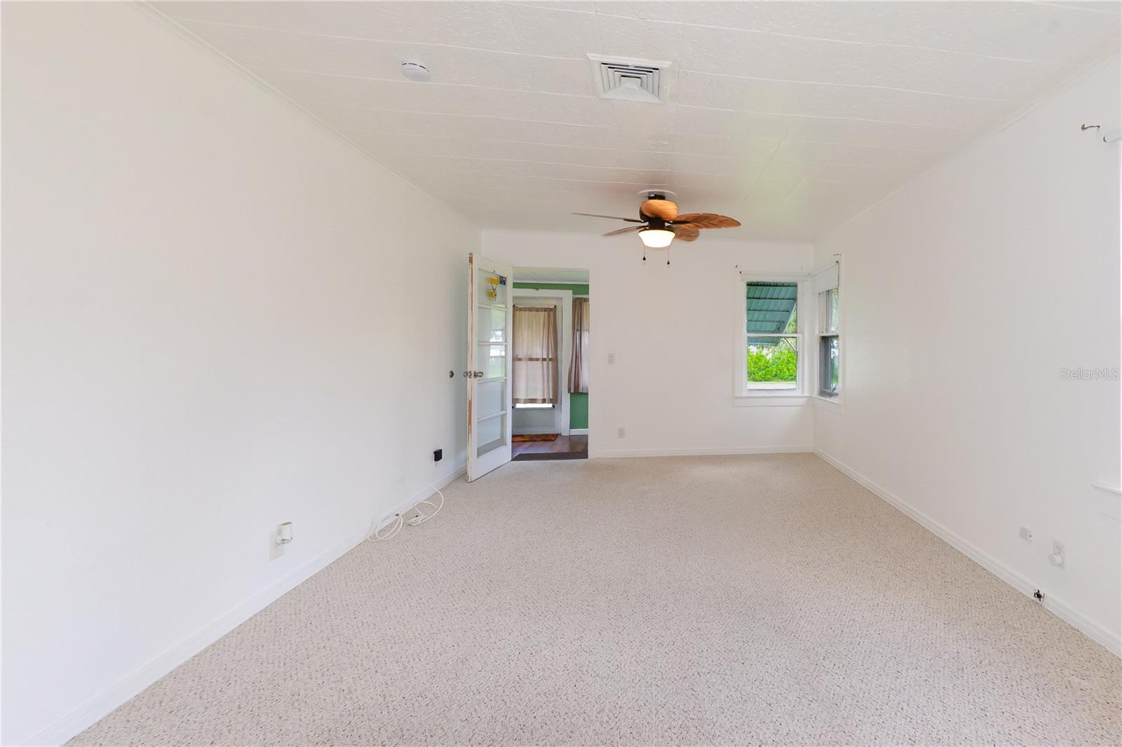 HENDRY ESTATES - Residential