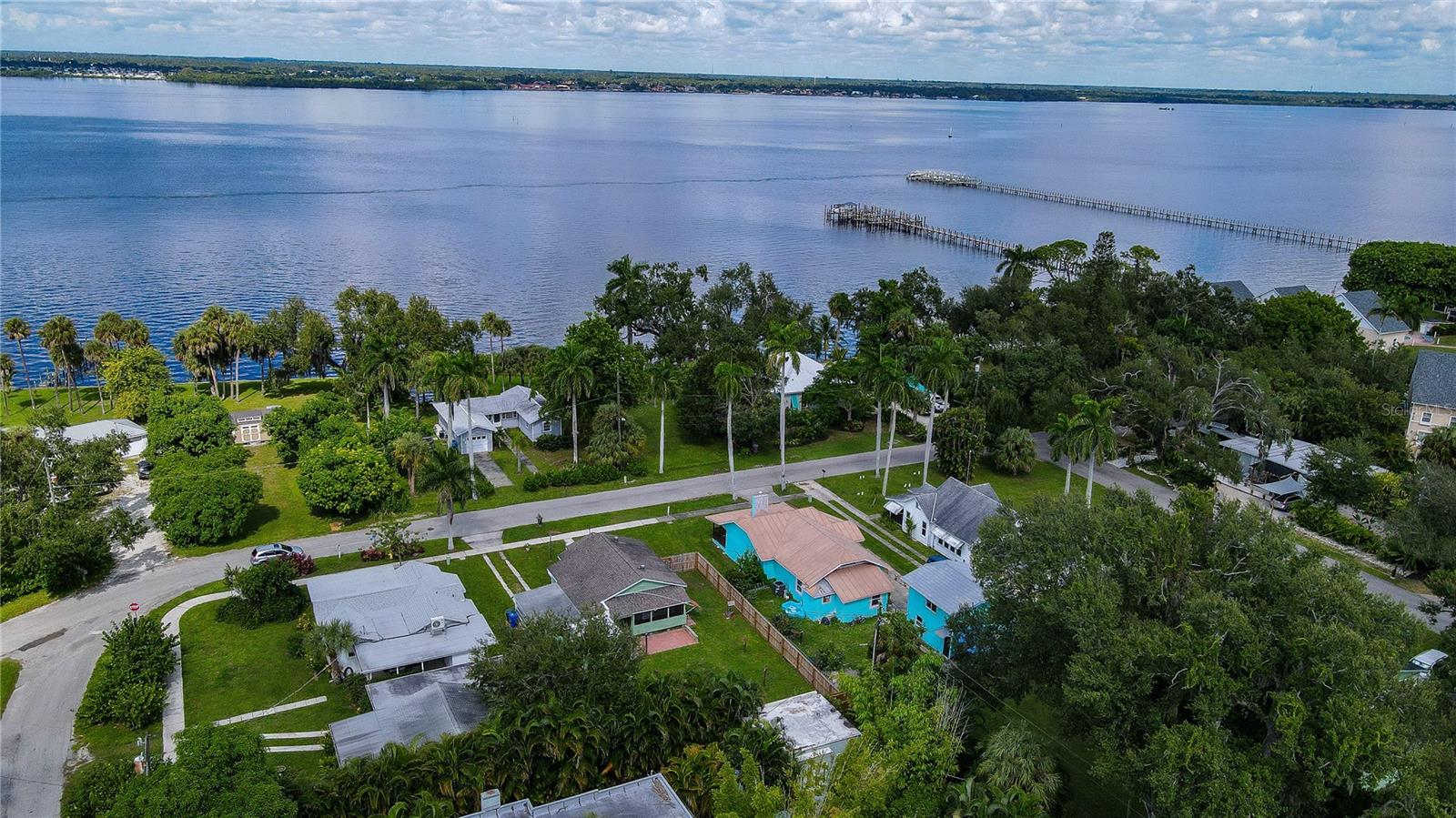 HENDRY ESTATES - Residential