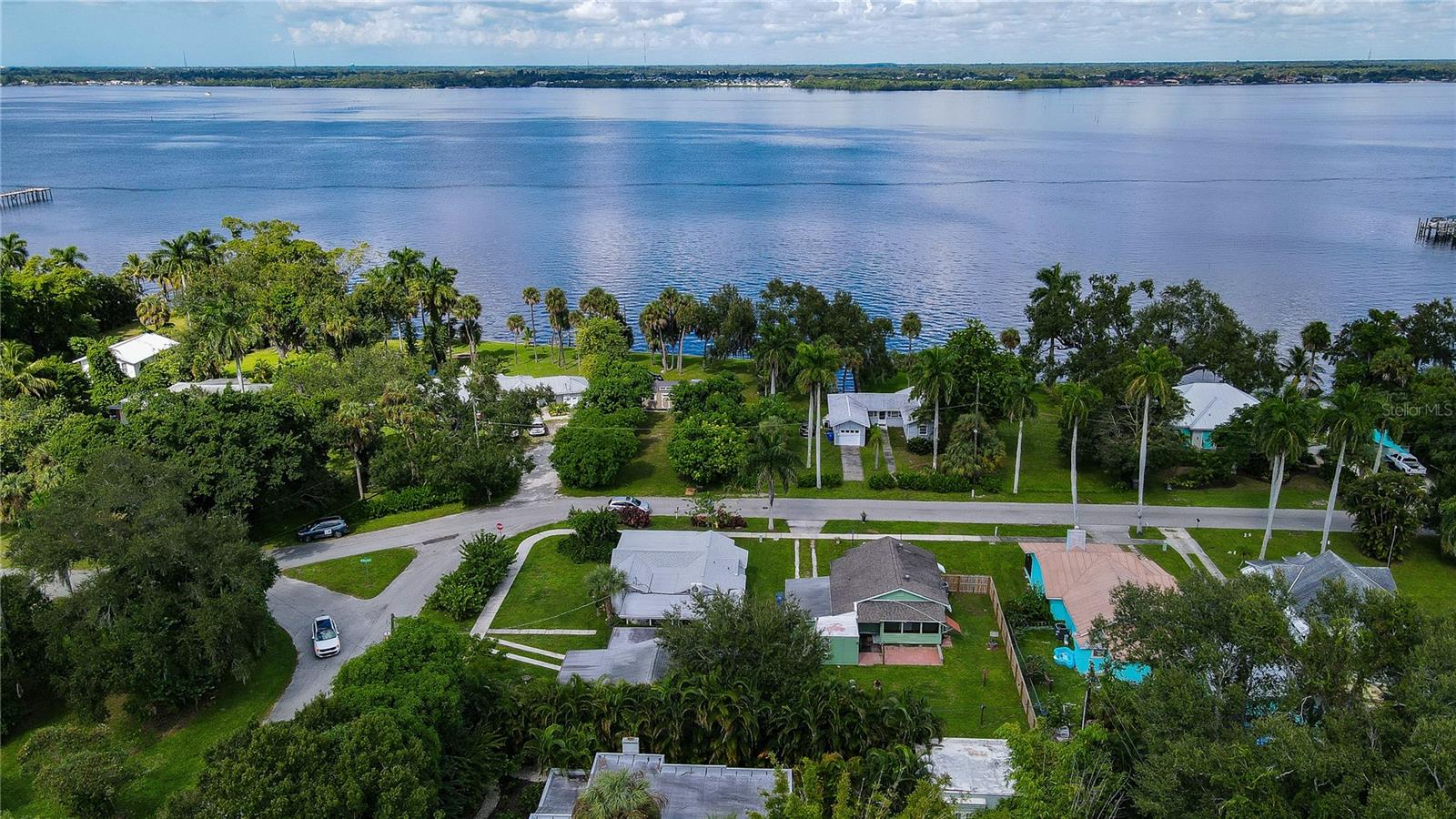 HENDRY ESTATES - Residential