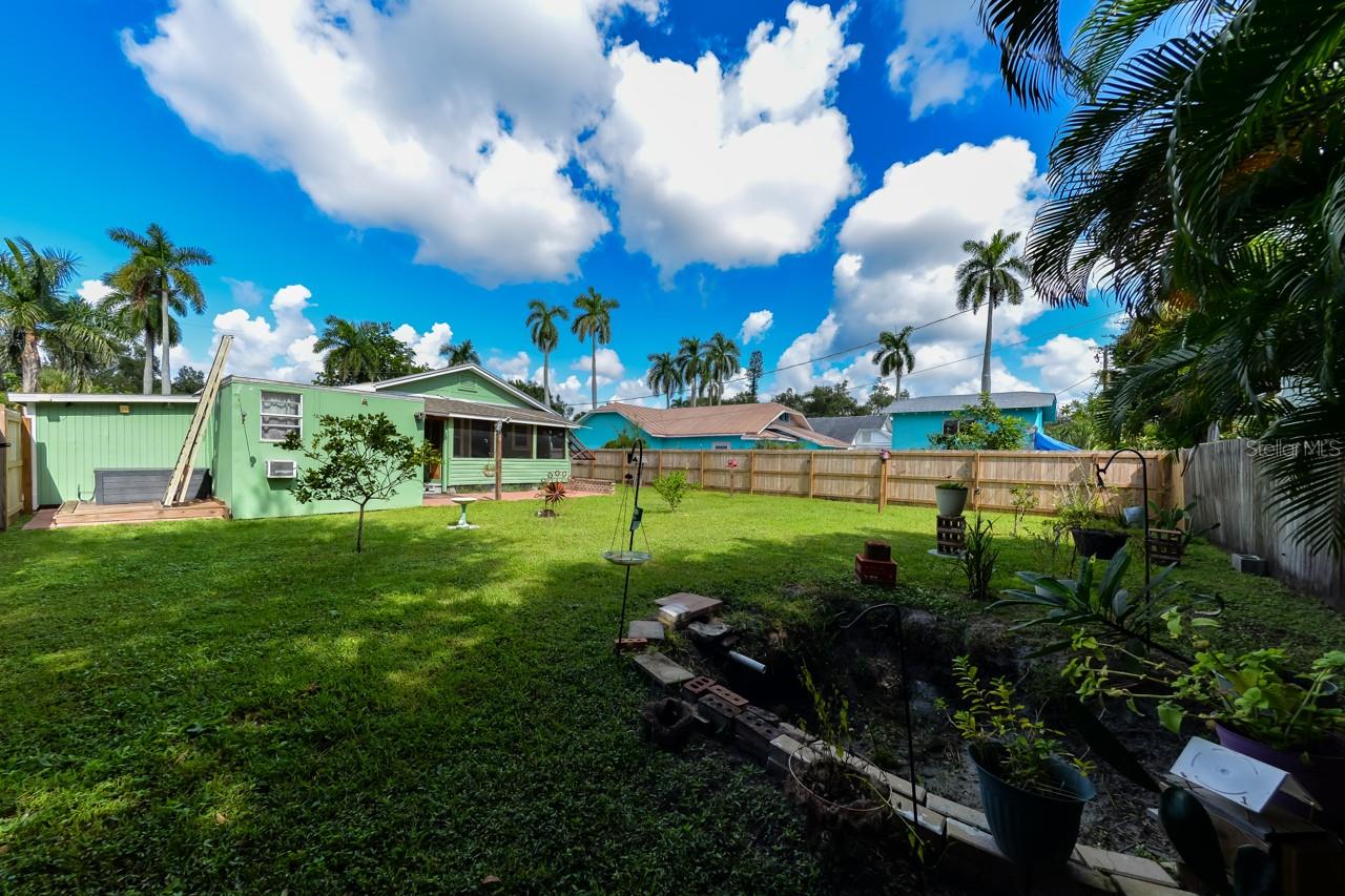 HENDRY ESTATES - Residential