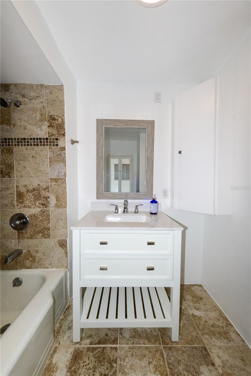 HENDRY ESTATES - Residential