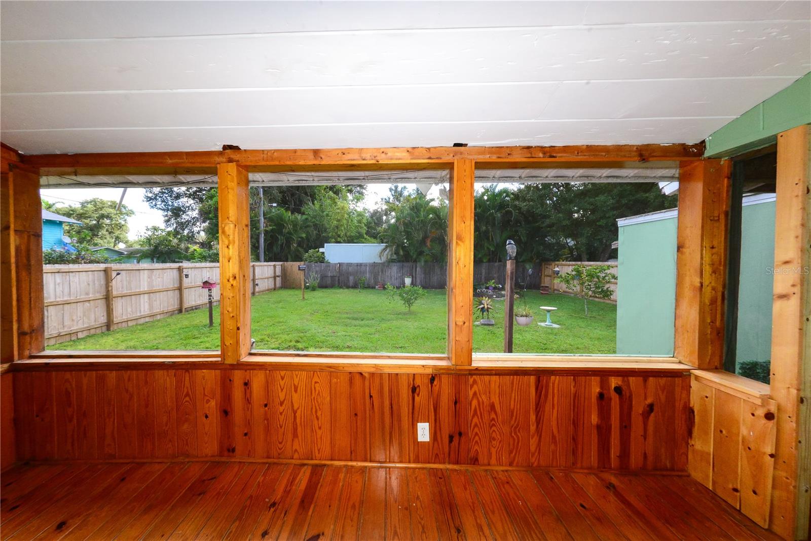 HENDRY ESTATES - Residential