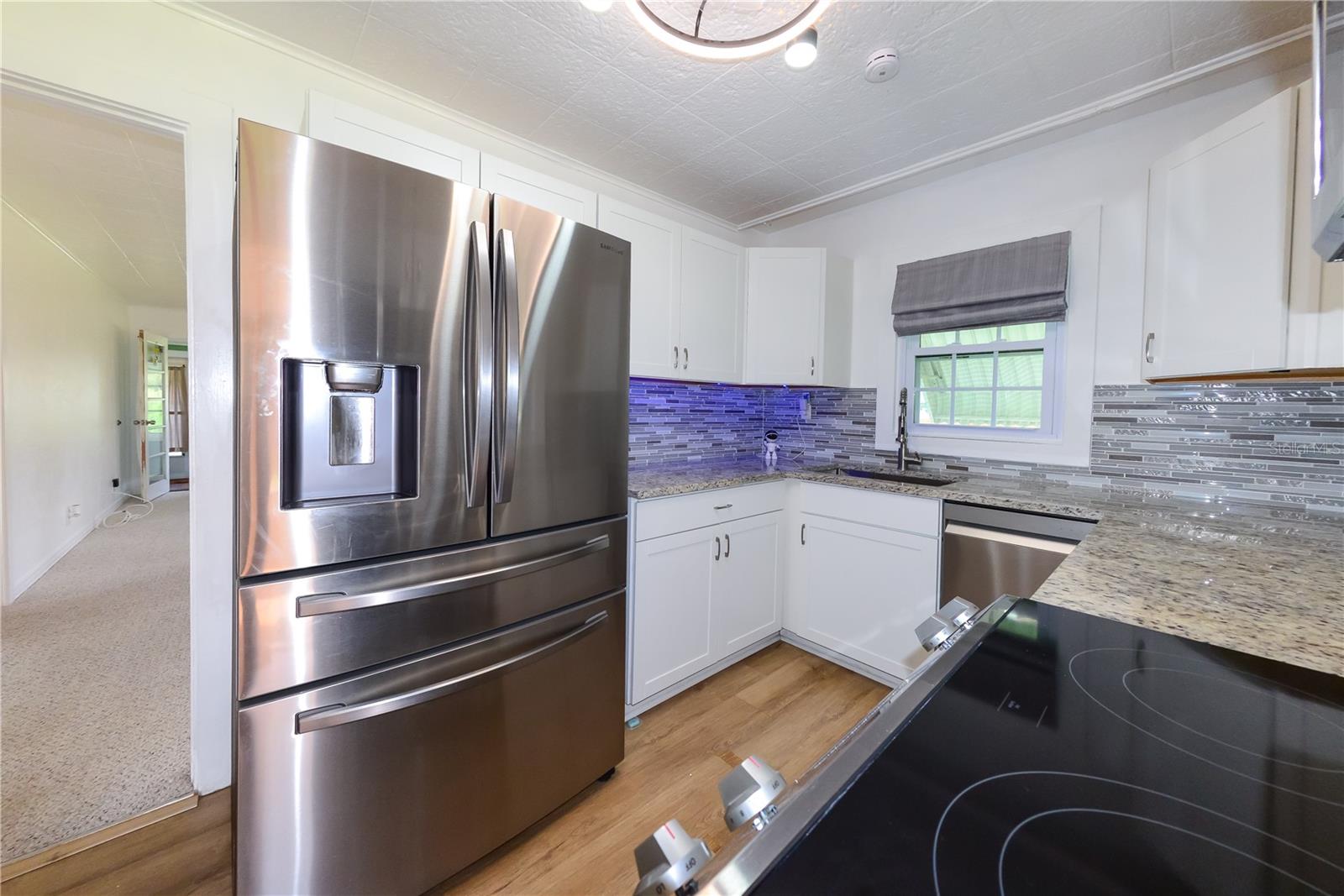 HENDRY ESTATES - Residential