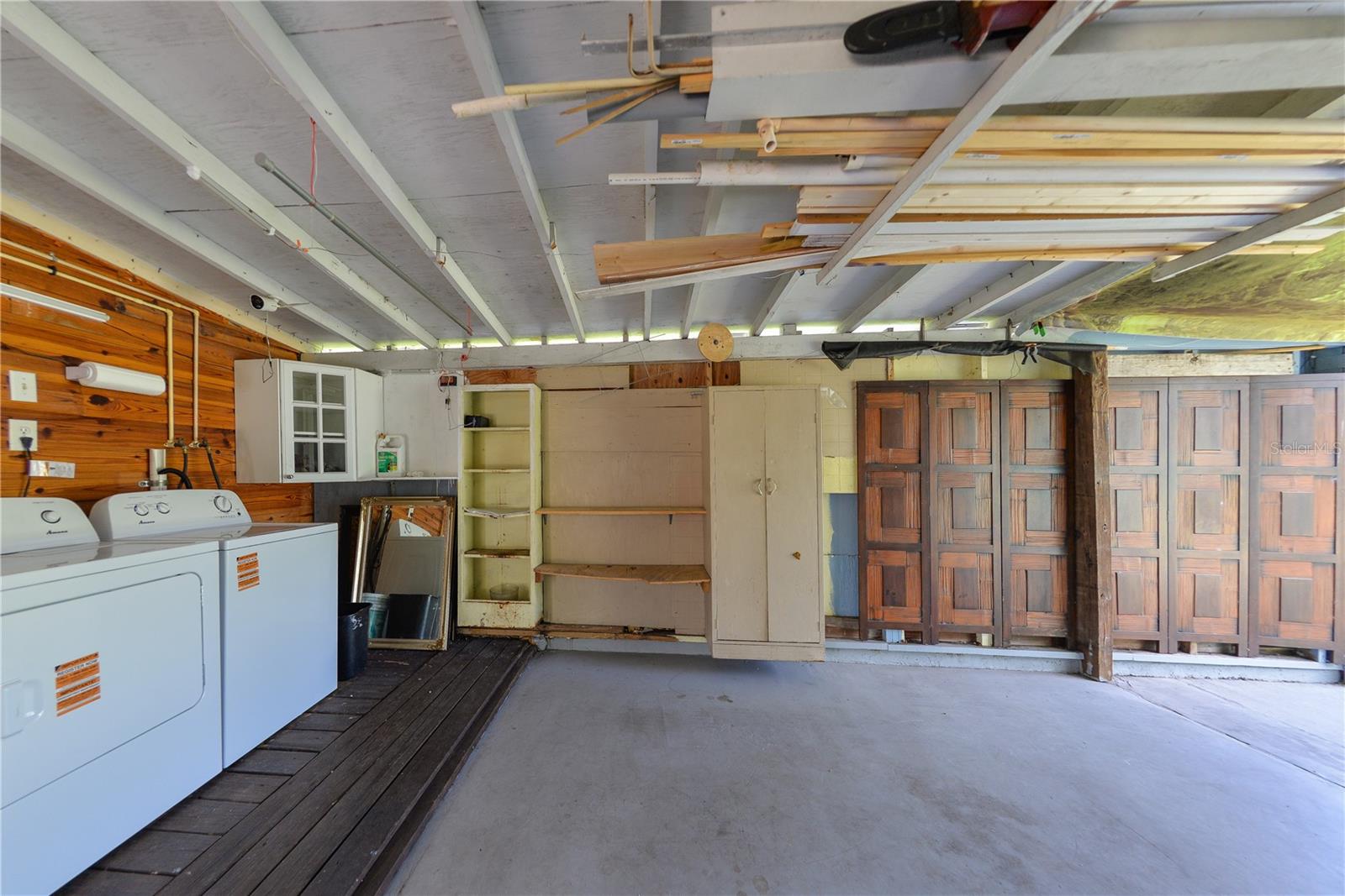 HENDRY ESTATES - Residential