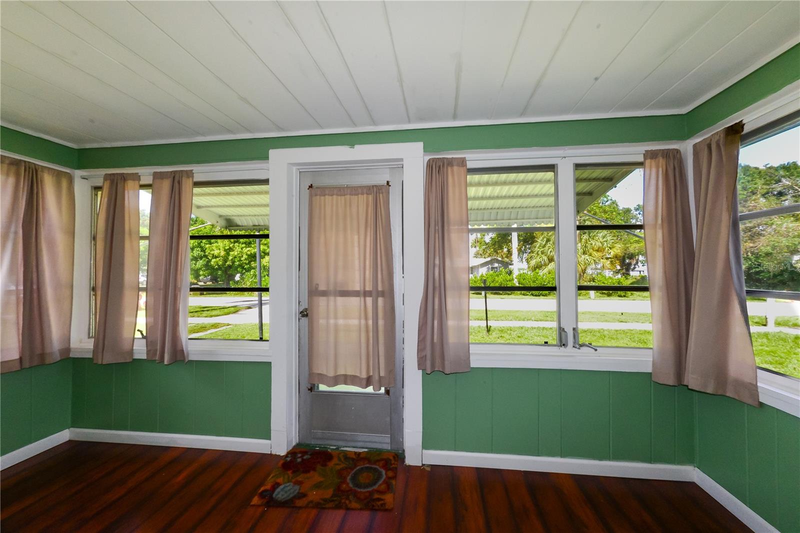 HENDRY ESTATES - Residential