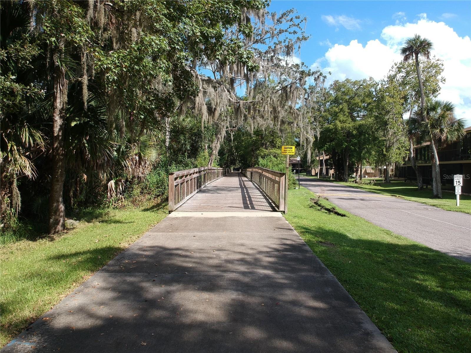 LAKESIDE CONDO APTS - Residential