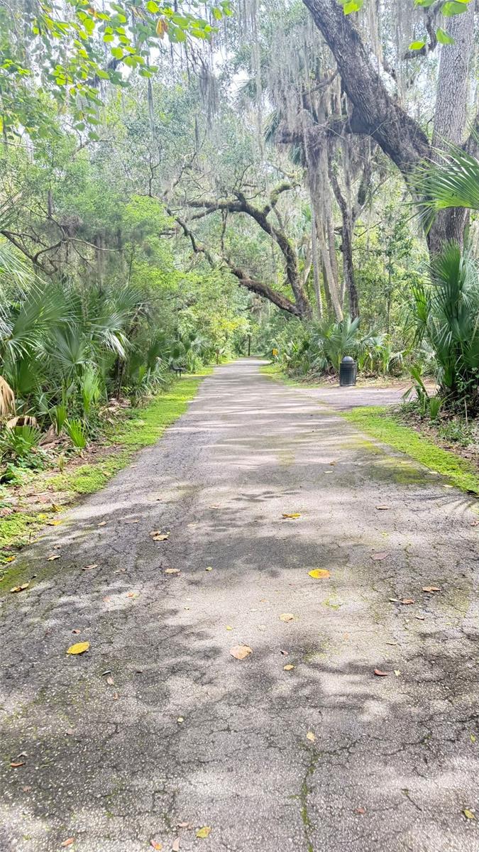 LAKESIDE CONDO APTS - Residential